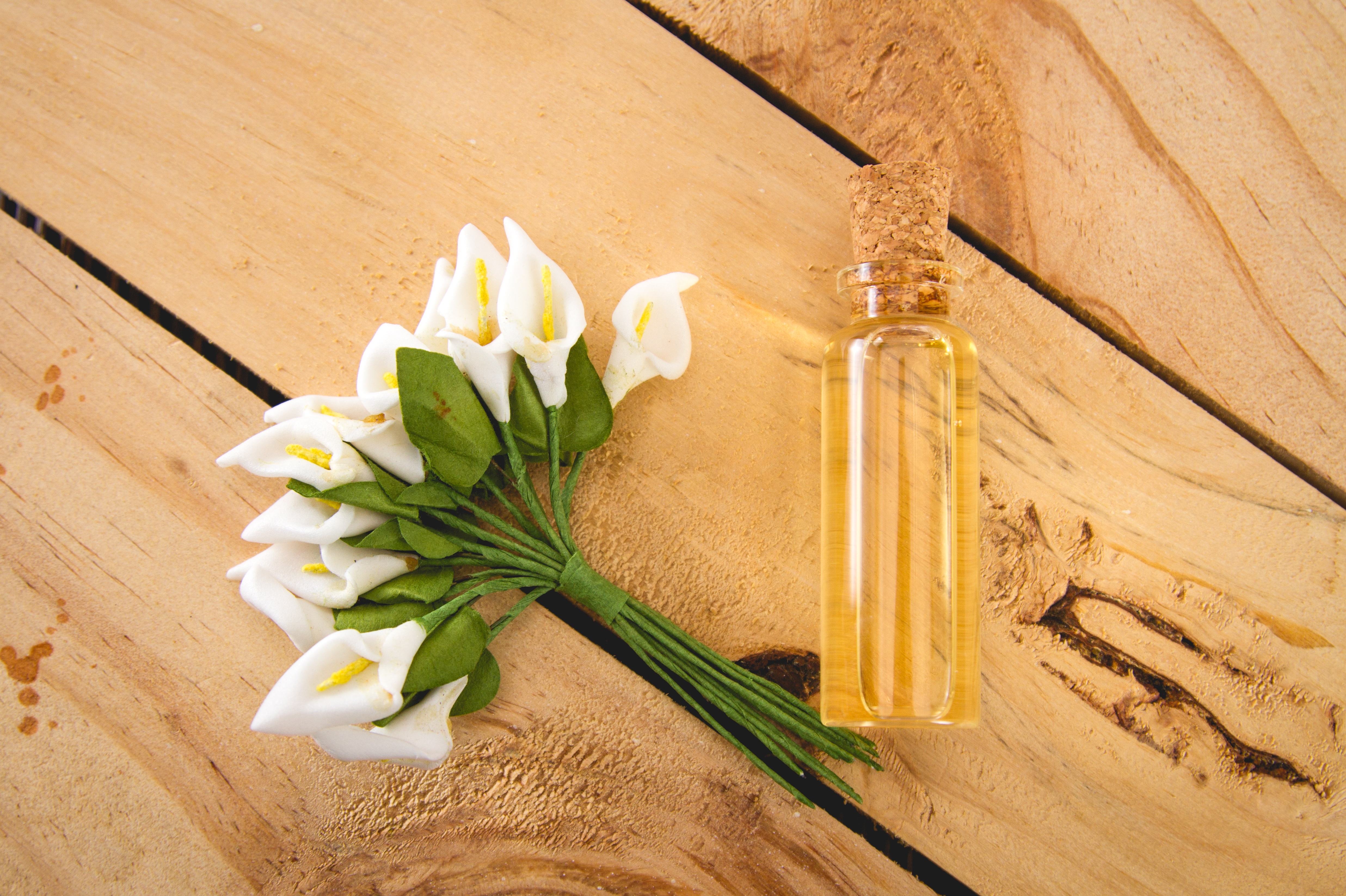Fragrance synthétique et naturelle